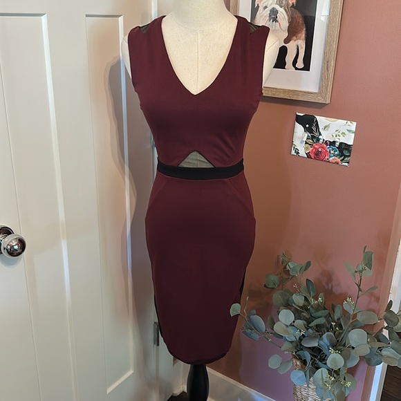 La Pina David Helwani Burgundy body con Peek-a-boo XS Sleeveless Sheath Dress - Picture 2 of 15